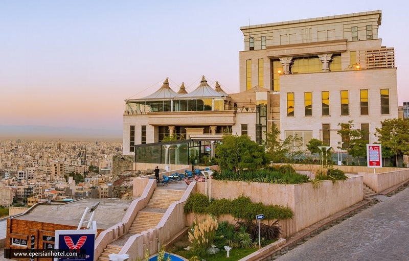 اتاق فرار نئو در مجتمع کوهسر مشهد